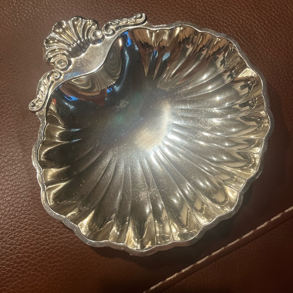 Vintage shell trinket tray